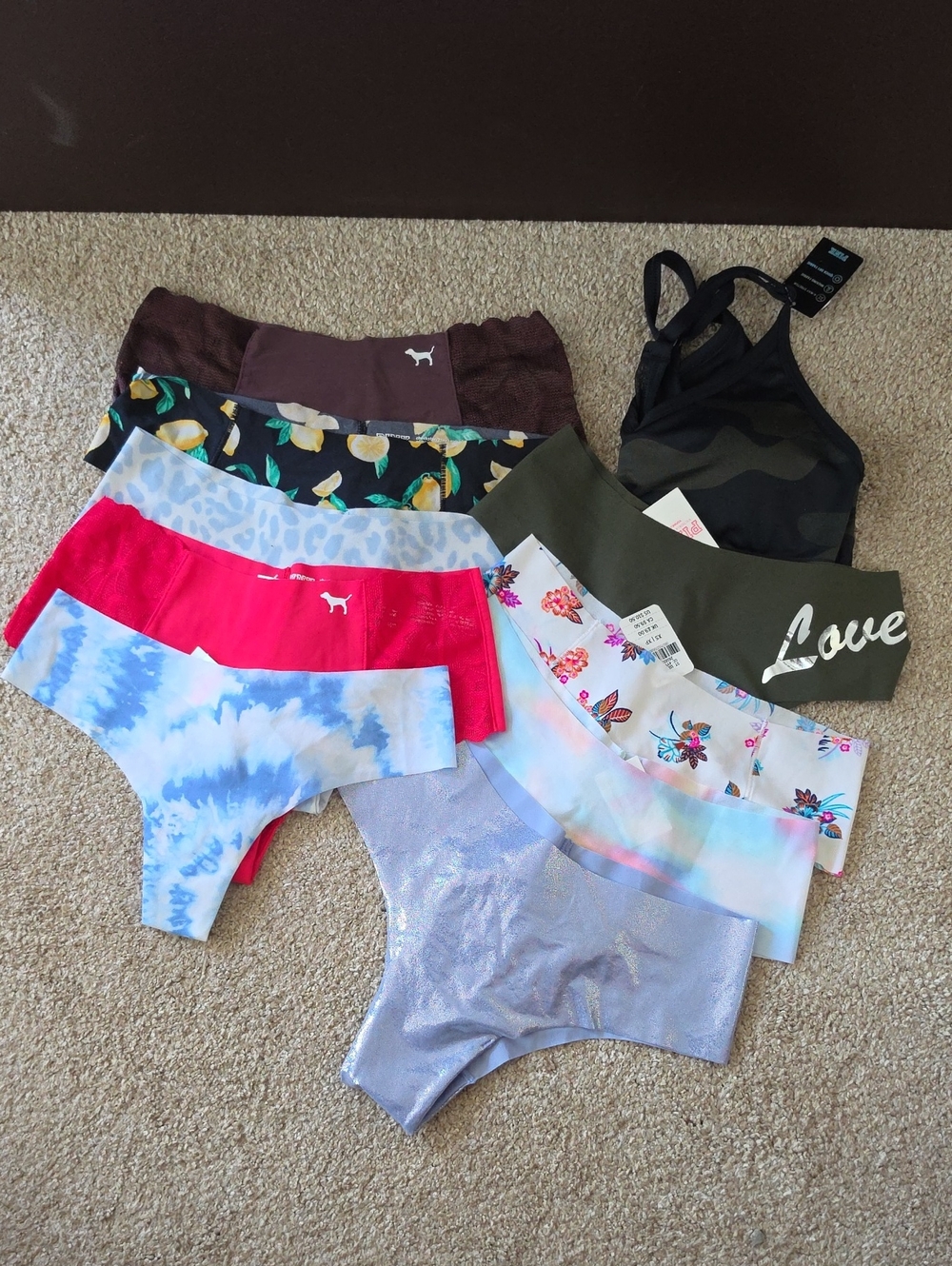 Victoria Secret Bundle - Picture 2 of 2